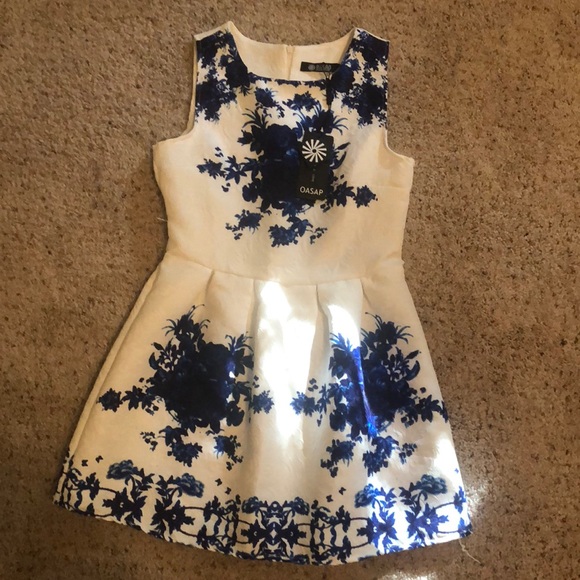 Dress - Picture 1 of 2